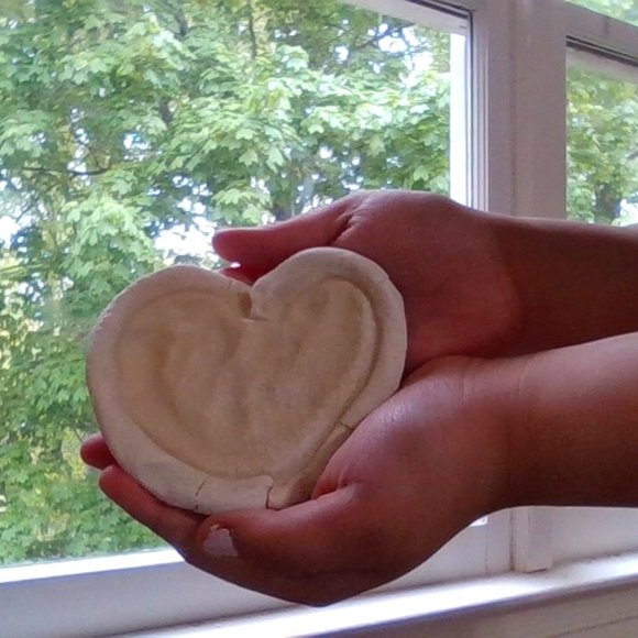 Heart Trinket Dish - Picture 1 of 2